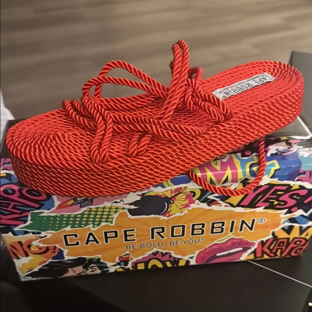 Cape Robbin Women's RED❣️Sandals BRAND NEW IN BOX❣️(pictured in Pink but RED)